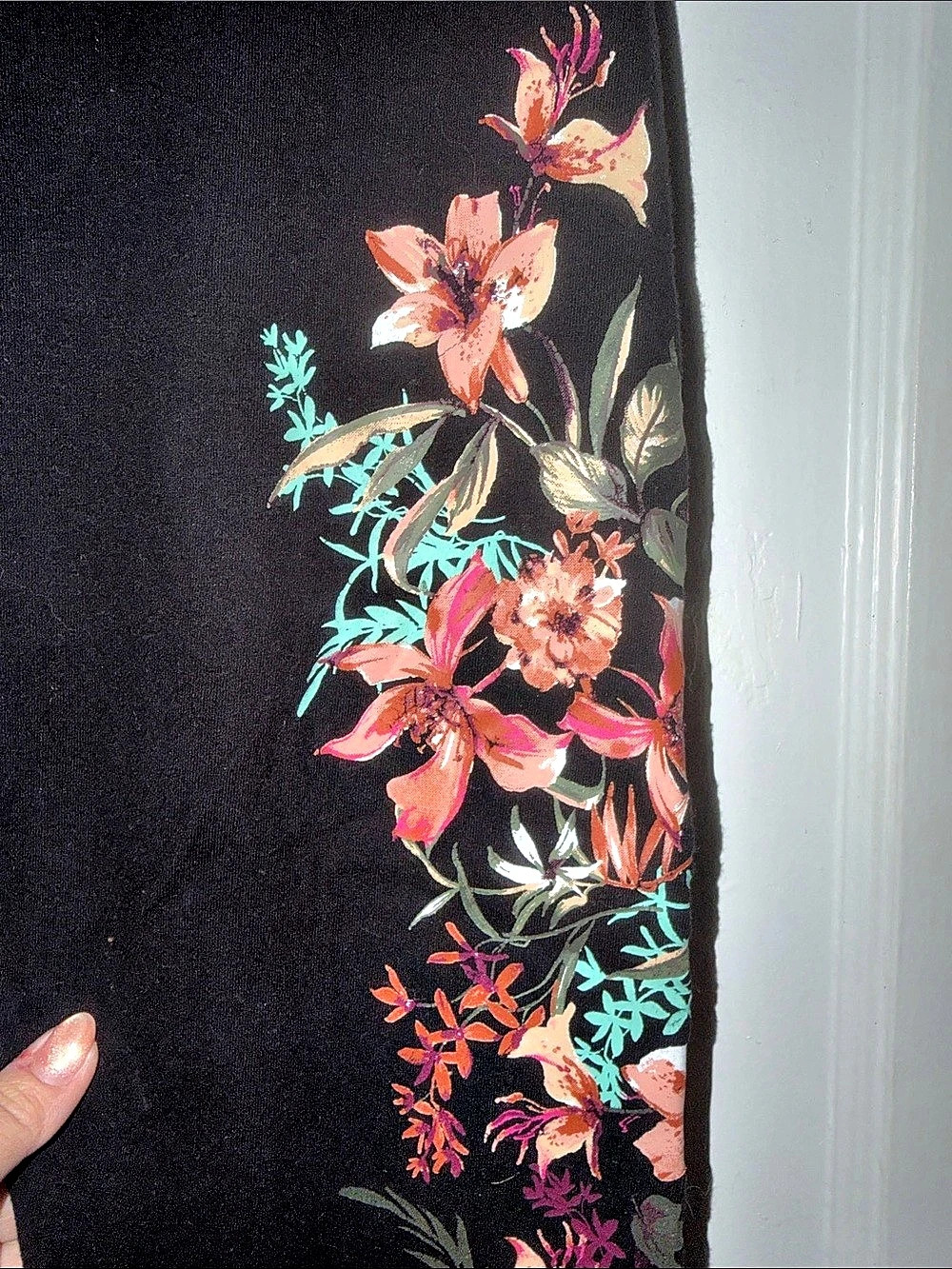 Torrid Floral Leggings Black & Pink Size 2X - Picture 3 of 4
